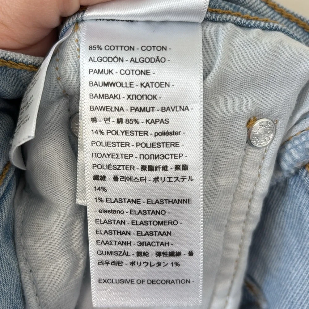 Levi’s Ribcage Bell Sits Well Together Light Wash Size 24 - Picture 12 of 14